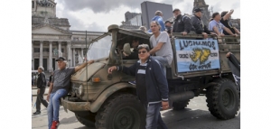 "Va en contra de los argentinos": Veteranos de Malvinas cruzaron a Milei por sus elogios a Thatcher